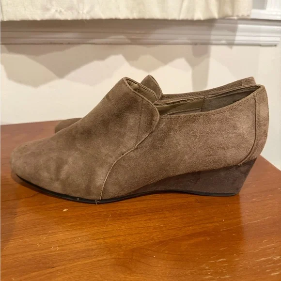 Easy Spirit Women's Leather Upper Boots - Brown Suede - Picture 4 of 7